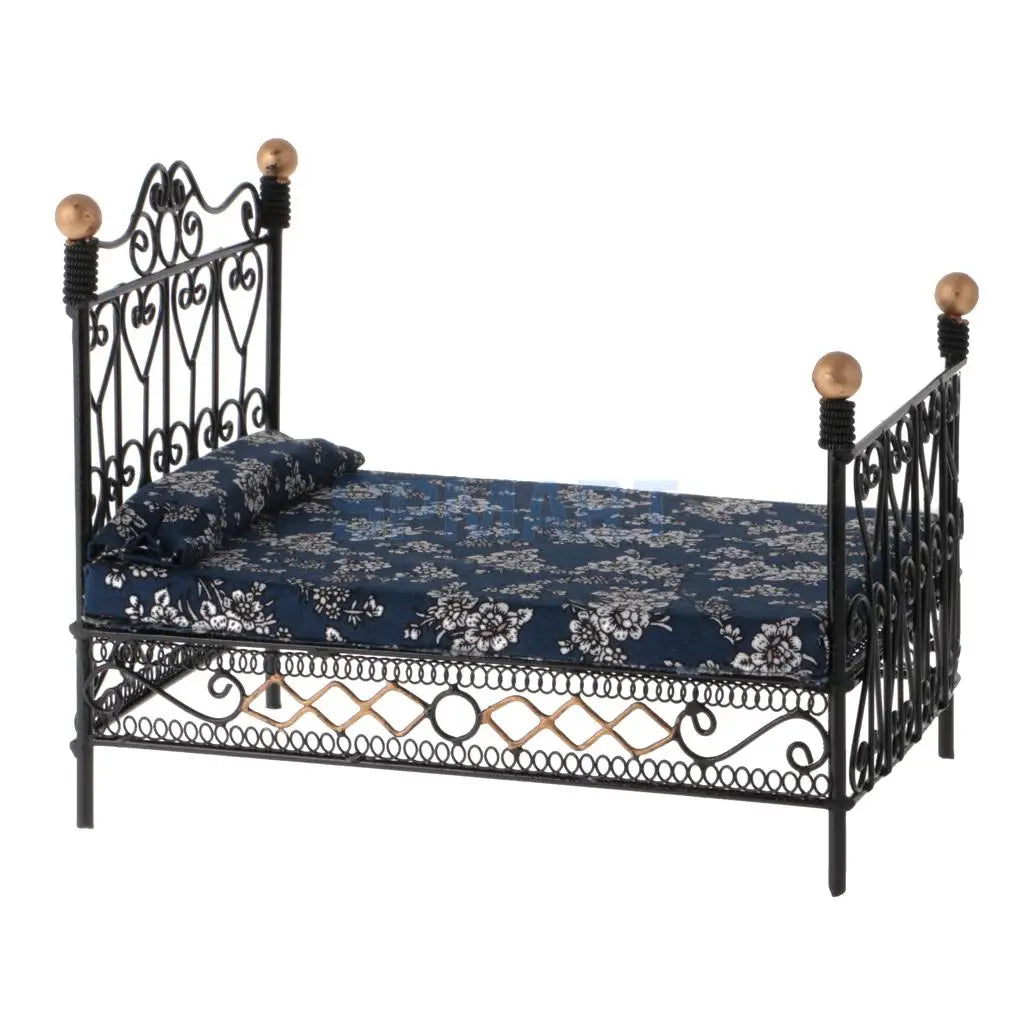 1:12 Dollhouse Miniature Metal European Retro Double Bed Bedroom Furniture Dolls House Accessory Children Funny Pretend Play Toy