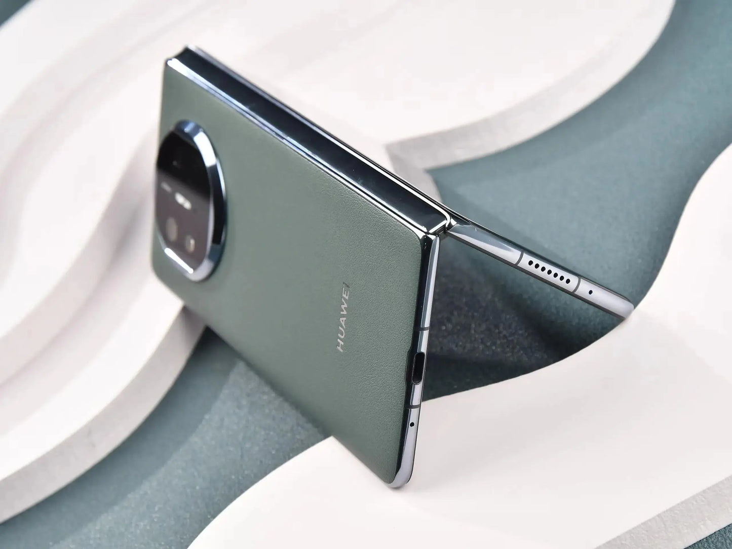Original Huawei Mate X5 Folded Screen 5G Foldable Phone 7.85 Inches Kunlun Glass Screen HarmonyOS 4.0 Kirin 9000S NFC Smartphone