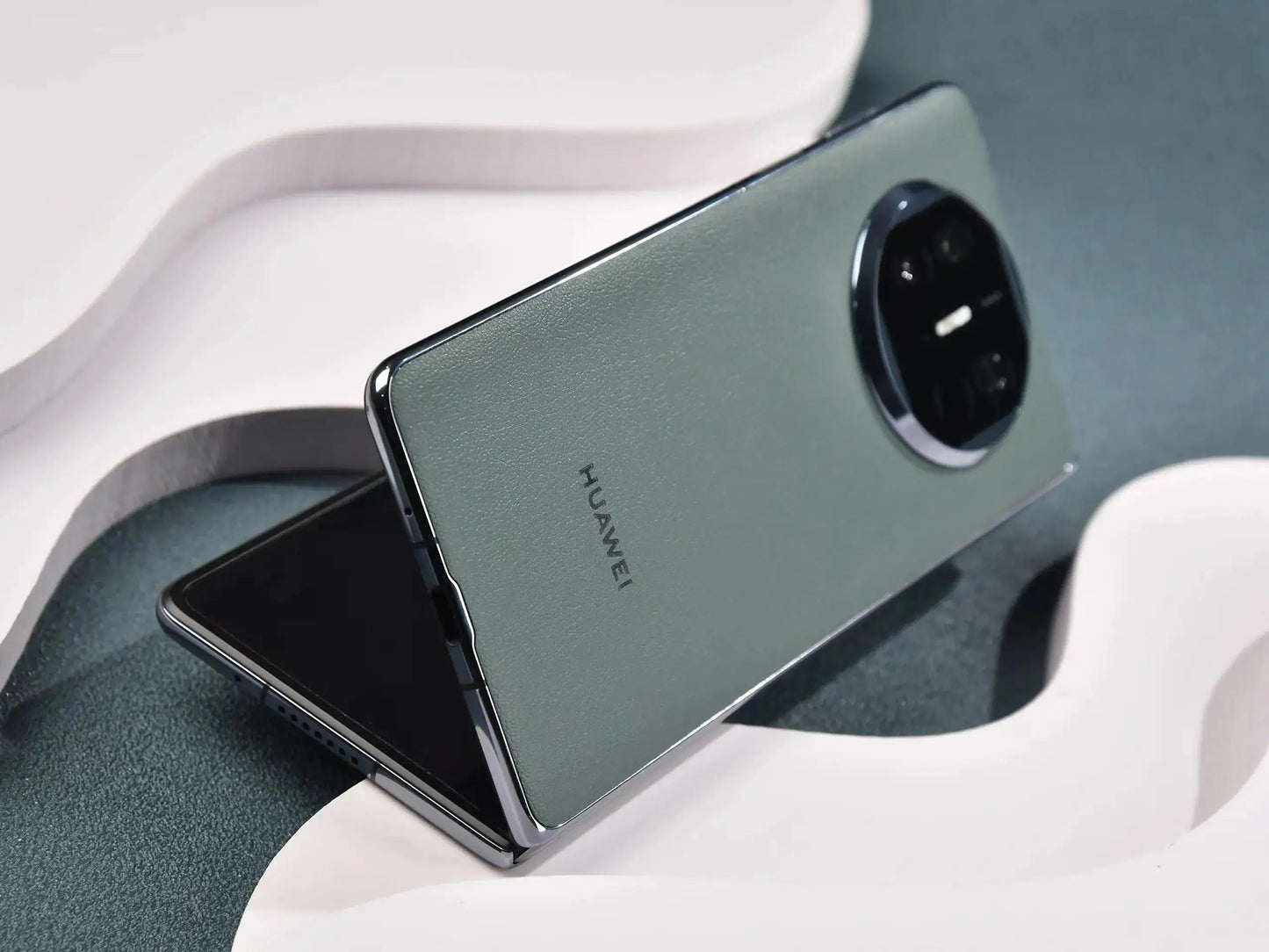 Original Huawei Mate X5 Folded Screen 5G Foldable Phone 7.85 Inches Kunlun Glass Screen HarmonyOS 4.0 Kirin 9000S NFC Smartphone