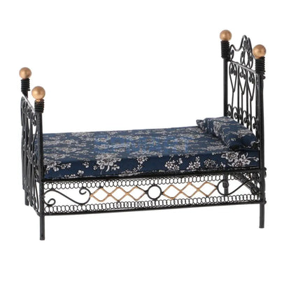 1:12 Dollhouse Miniature Metal European Retro Double Bed Bedroom Furniture Dolls House Accessory Children Funny Pretend Play Toy