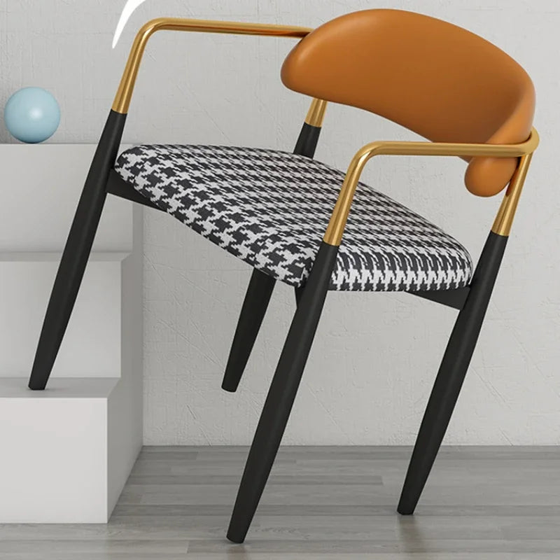 Nordic Light Luxury Dining Chair Creative Design Iron Art Leisure Chair Home Backrest Seatting Negotiation Chair Makeup Stool