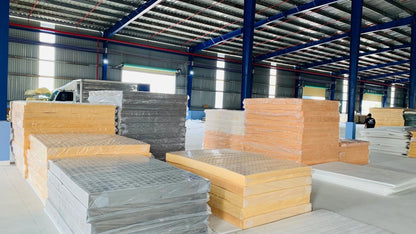 King Size Skin-Friendly Eco Friendly Massage Hybrid Natural Latex With Memory Foam Mattress Elastic Hotels Factory in VietNam
