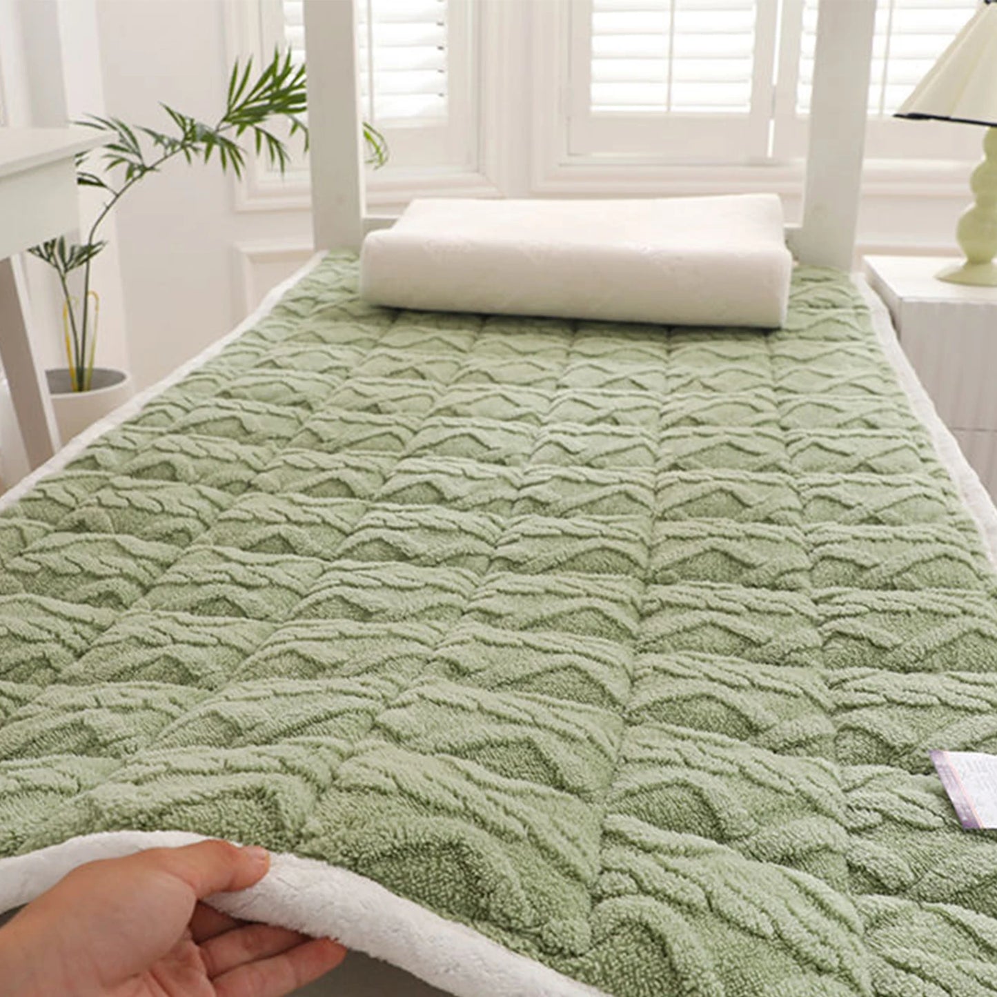 Milk Velvet Mattress Thicken Warm Winter Mattress Foldable Plush Bed Mattresses Twin King Queen Full Size Mattresses Bedding